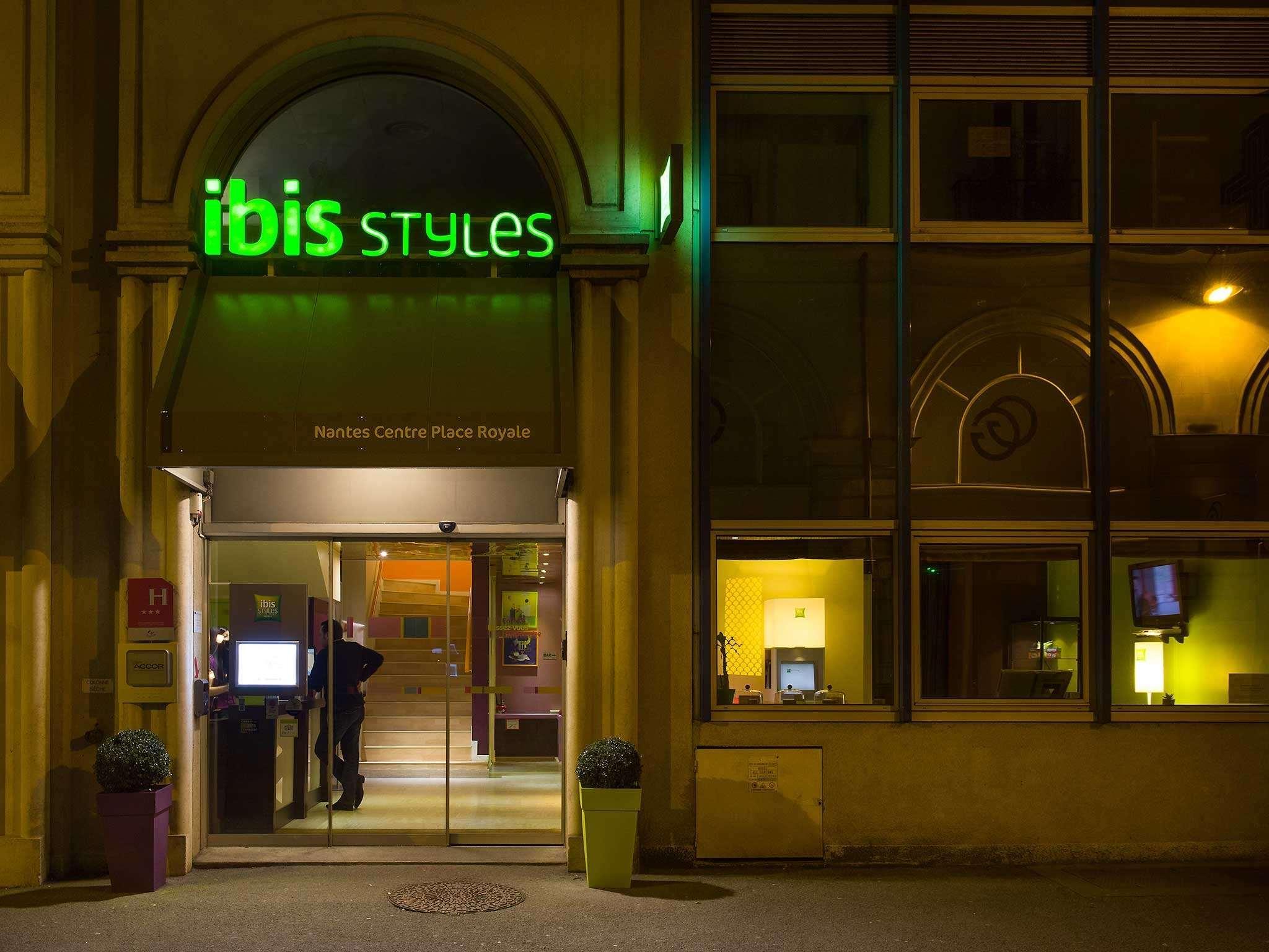 Ibis Styles Nantes Centre Place Royale Экстерьер фото